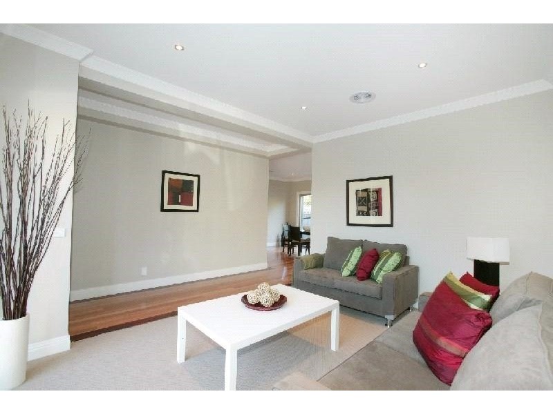 2/11 Linden Street, Box Hill South VIC 3128
