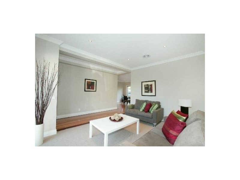 2/11 Linden Street, Box Hill South VIC 3128