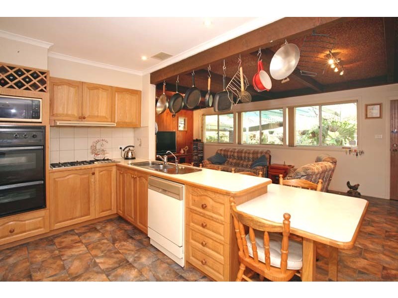 25 Samuel Road, Blackburn South VIC 3130