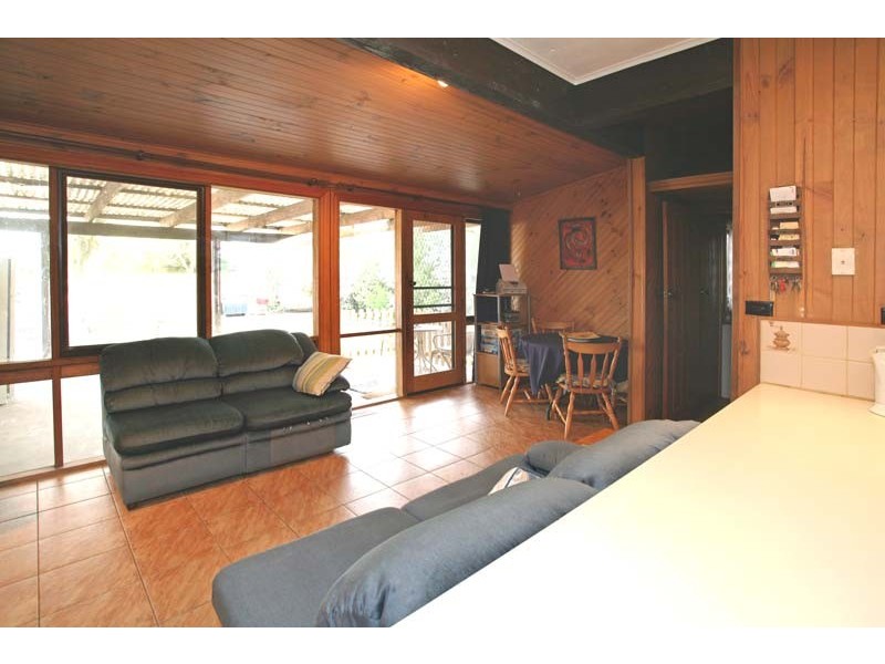 2 Almer Avenue, Blackburn VIC 3130