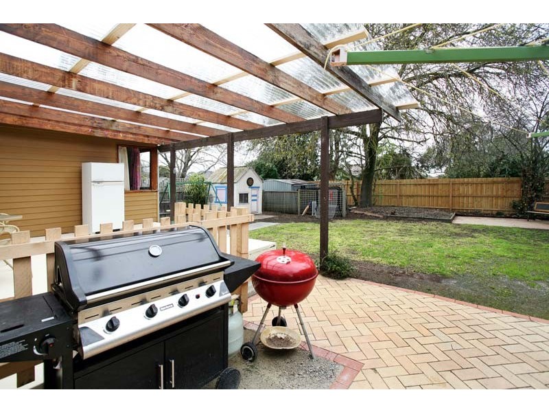 2 Almer Avenue, Blackburn VIC 3130