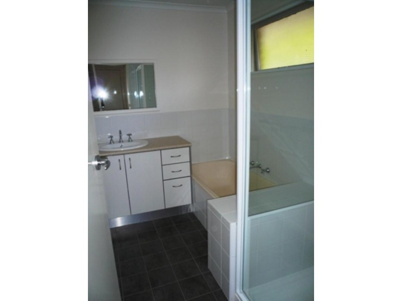 1/4 Tennyson Street, Burwood VIC 3125