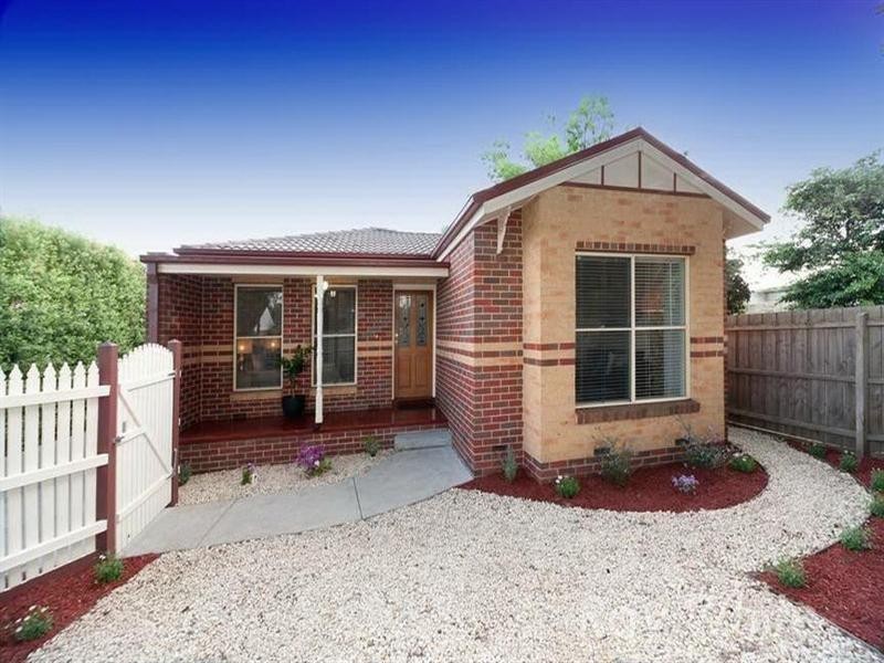 1/2 Agra Street, Mitcham VIC 3132