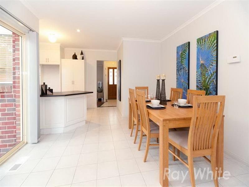 1/2 Agra Street, Mitcham VIC 3132