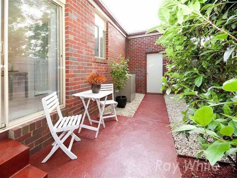 1/2 Agra Street, Mitcham VIC 3132