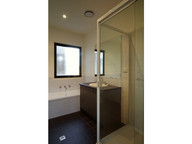 1/19-21 Railway Road, Blackburn VIC 3130