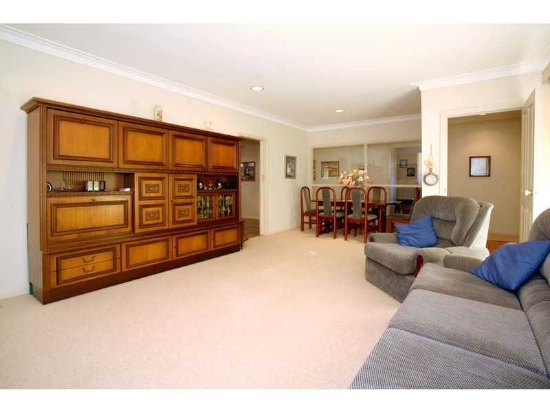 25 Samuel Road, Blackburn South VIC 3130