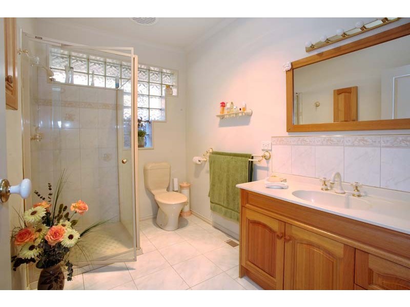 25 Samuel Road, Blackburn South VIC 3130