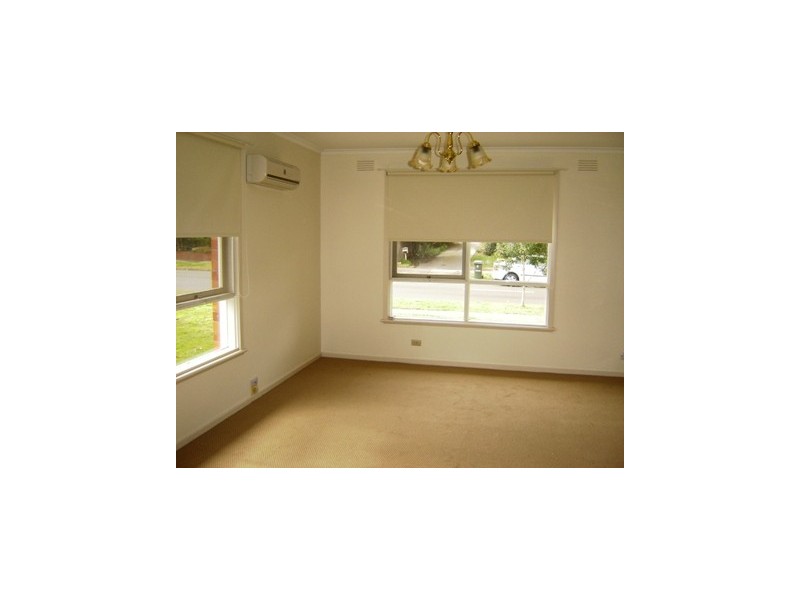 1/28 McComas Grove, Burwood VIC 3125