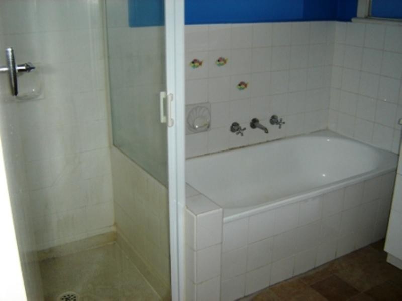 1/28 McComas Grove, Burwood VIC 3125