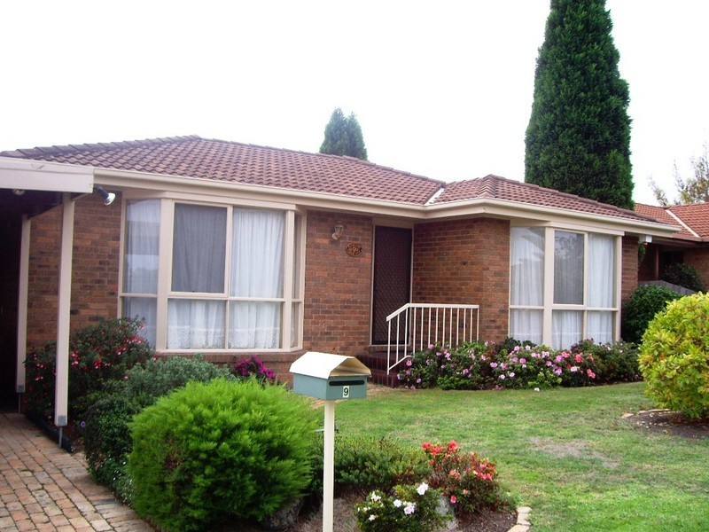 9 Radiant Crescent, Forest Hill VIC 3131