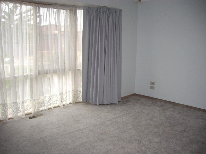 9 Radiant Crescent, Forest Hill VIC 3131