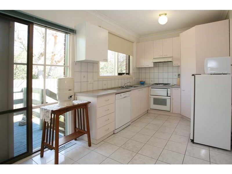 2/42 Carween Avenue, Mitcham VIC 3132