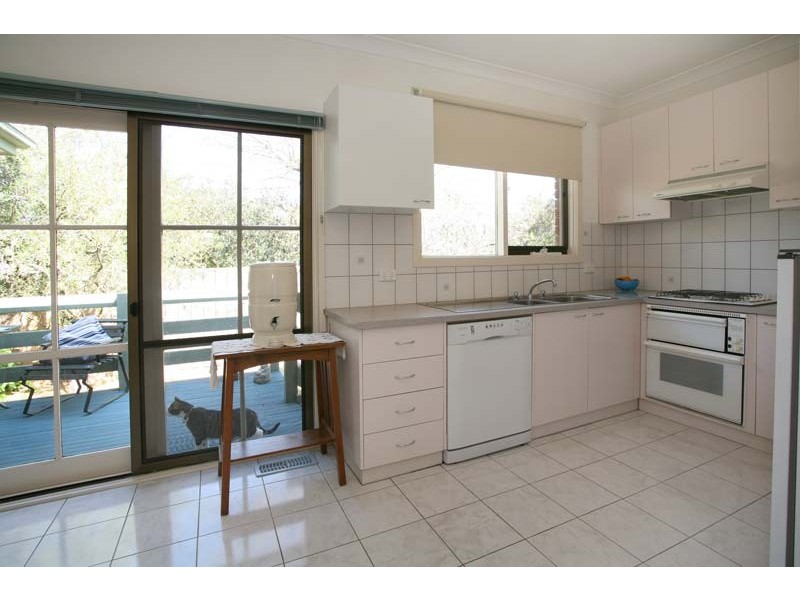 2/42 Carween Avenue, Mitcham VIC 3132