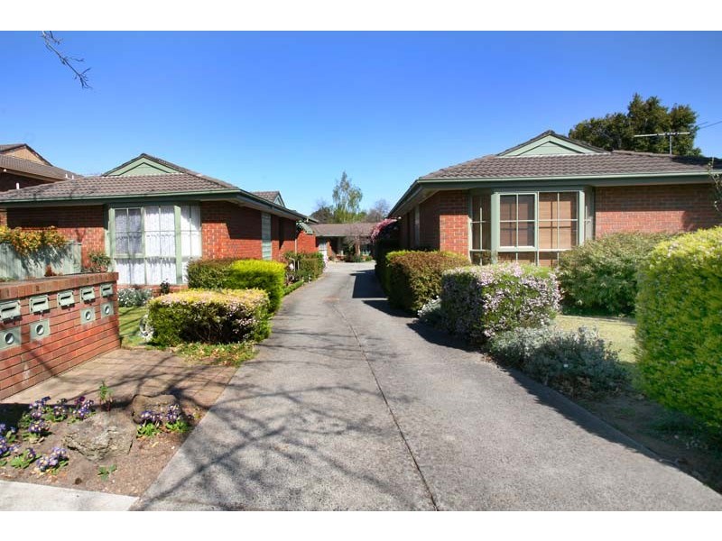 2/42 Carween Avenue, Mitcham VIC 3132