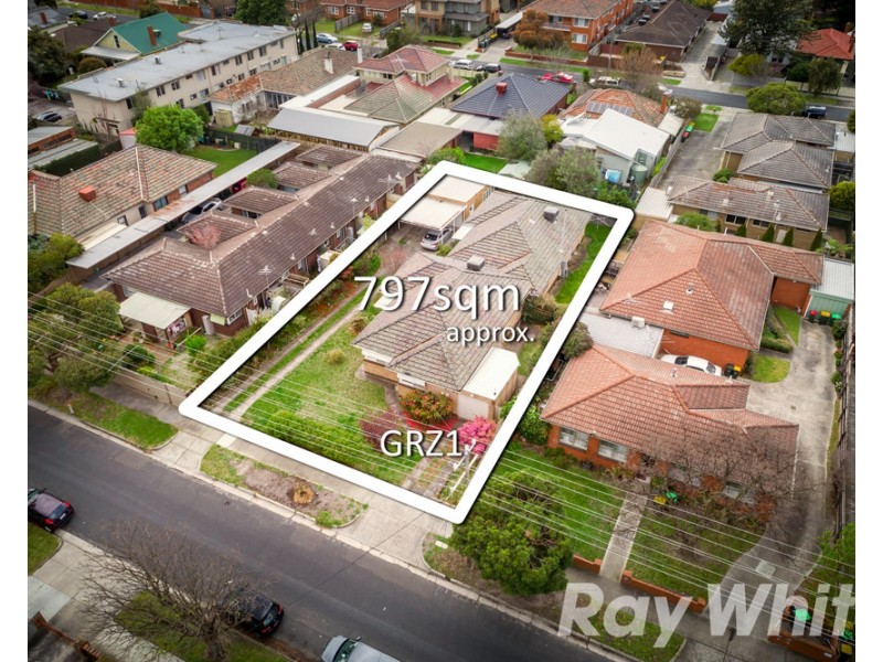 8-8A Wattle Grove, Mckinnon VIC 3204