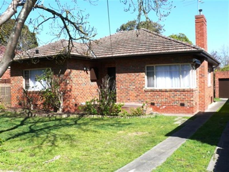 28 Linden Street, Blackburn VIC 3130