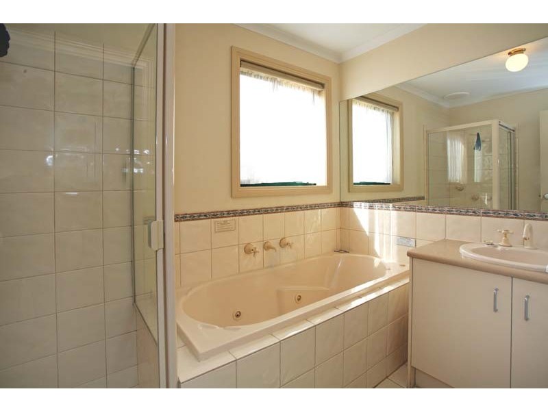 10/305 Canterbury Road, Forest Hill VIC 3131