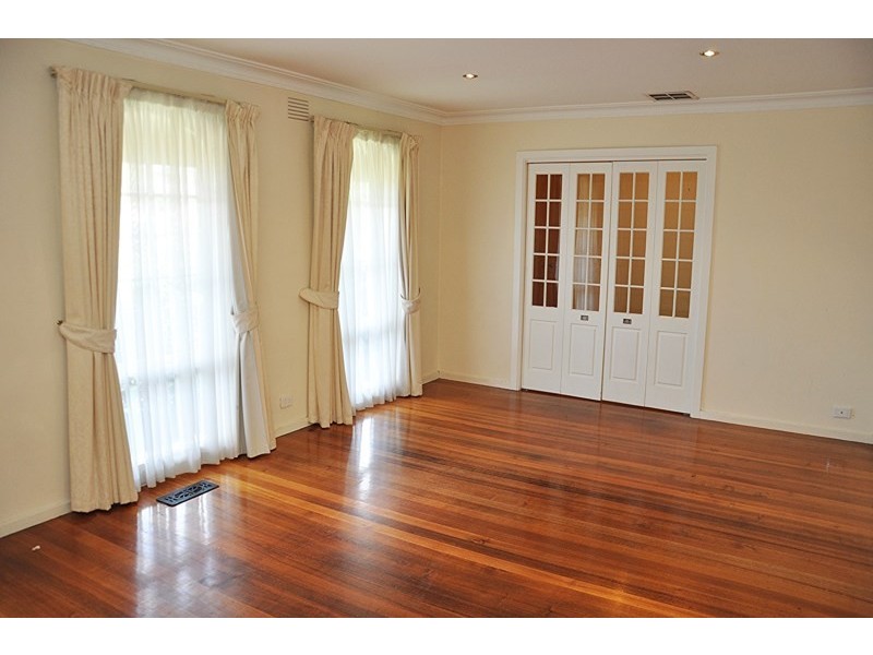 27 Mullens Road, Vermont South VIC 3133