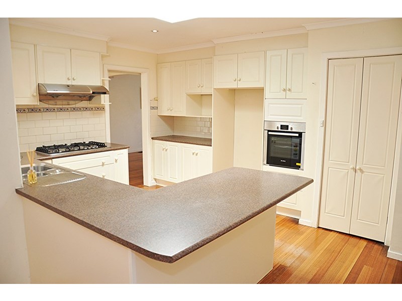 27 Mullens Road, Vermont South VIC 3133