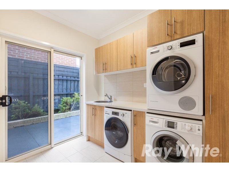 28 Samuel Road, Blackburn South VIC 3130