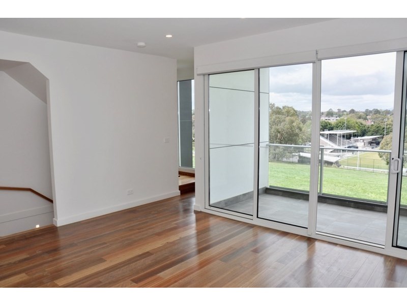 15/7 Hay Street, Box Hill South VIC 3128
