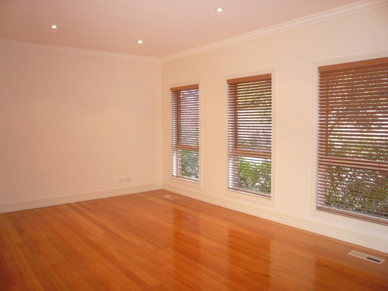 2/17 Tyrrell Avenue, Blackburn VIC 3130