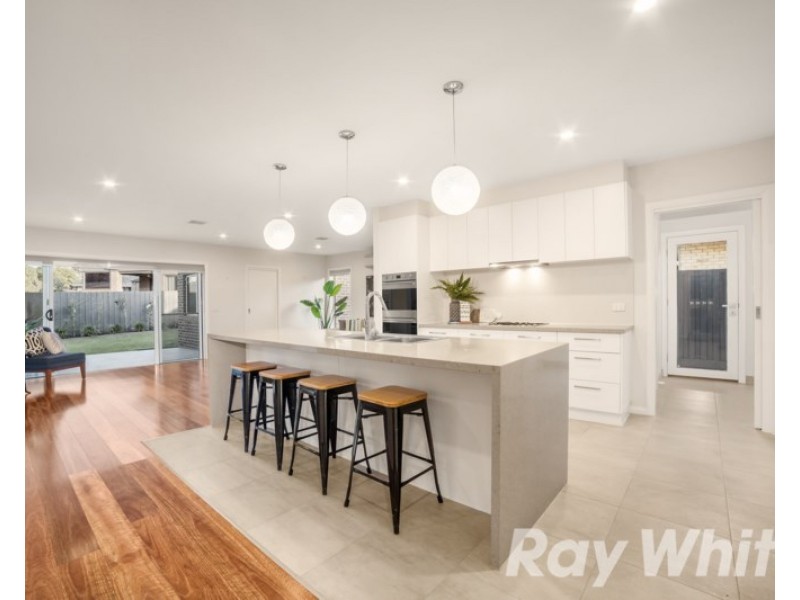 15 Hampshire Road, Forest Hill VIC 3131