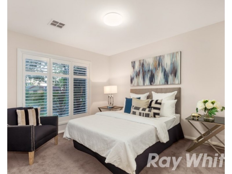 15 Hampshire Road, Forest Hill VIC 3131