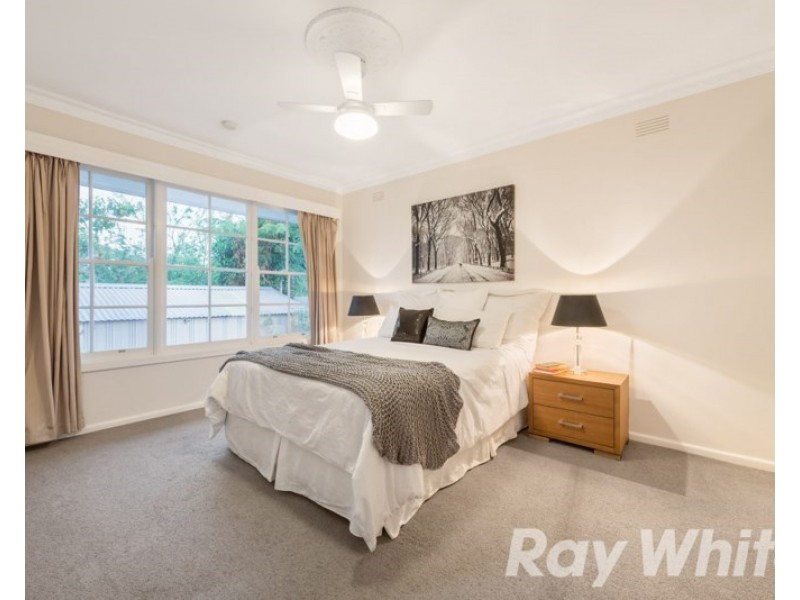 10 Henty Court, Croydon VIC 3136
