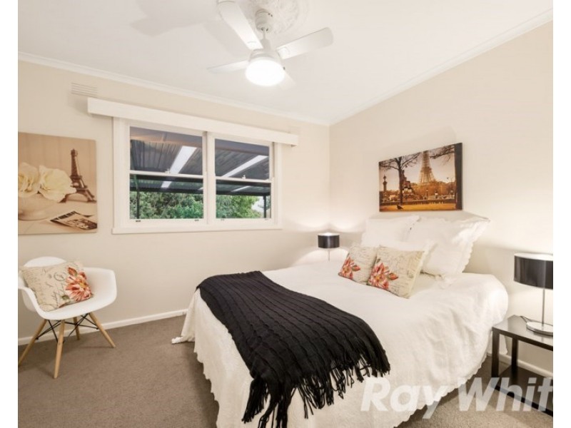 10 Henty Court, Croydon VIC 3136