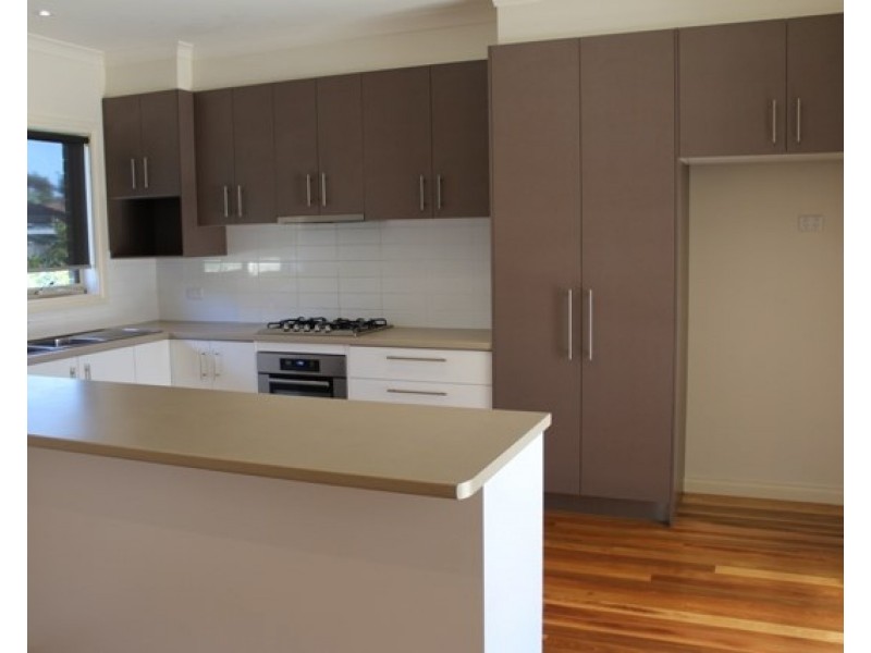 18 Aubrey Grove, Boronia VIC 3155