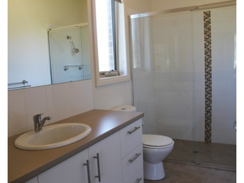 18 Aubrey Grove, Boronia VIC 3155