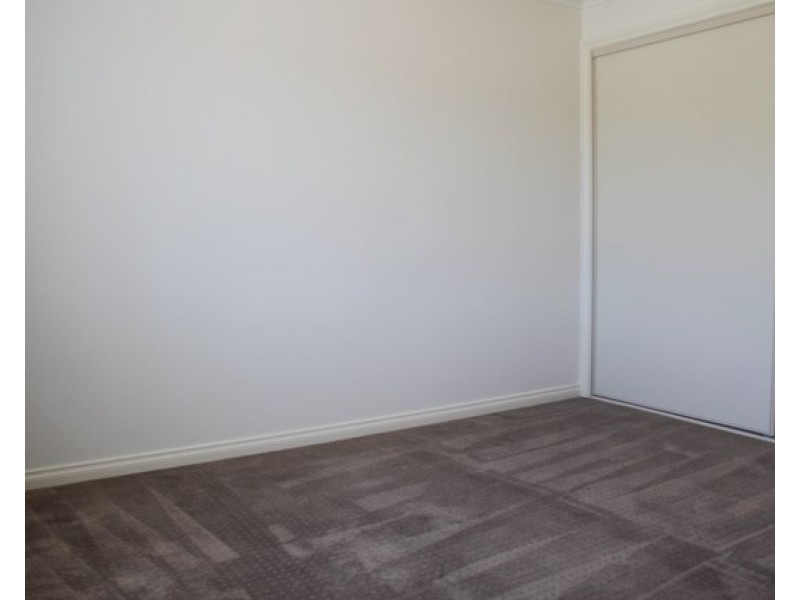 18 Aubrey Grove, Boronia VIC 3155