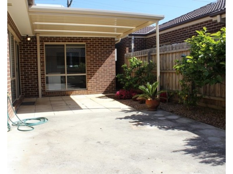 18 Aubrey Grove, Boronia VIC 3155