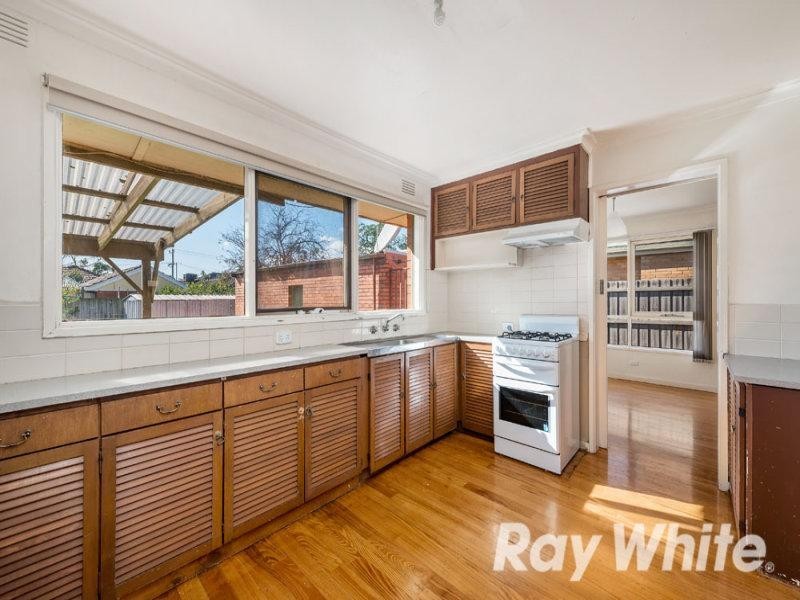 40 Hilltop Crescent, Burwood East VIC 3151