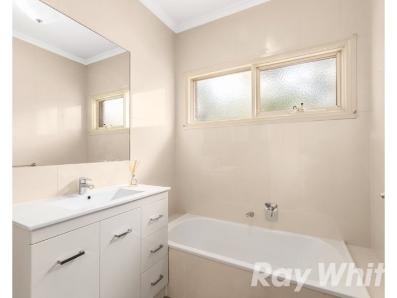 13 Hamilton Avenue, Blackburn VIC 3130