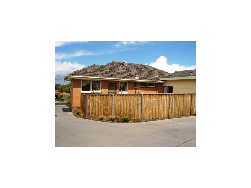 1/59 Renshaw Road, Doncaster East VIC 3109