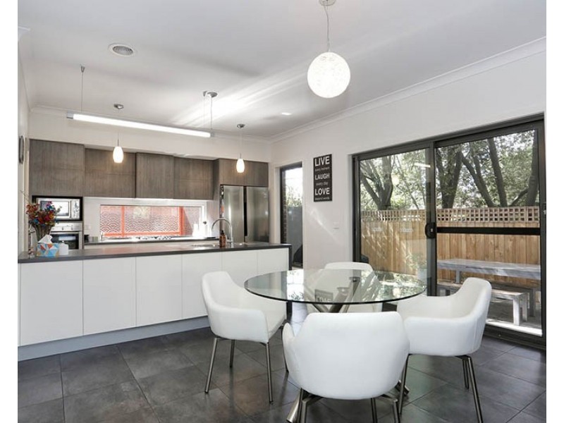 2/188 Springfield Road, Blackburn VIC 3130