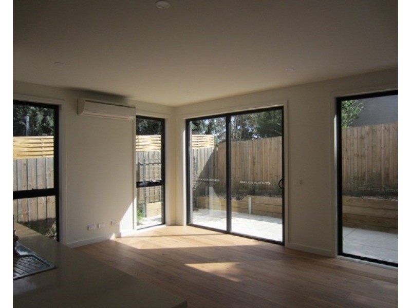 3/2 Oliver Street, Ringwood VIC 3134