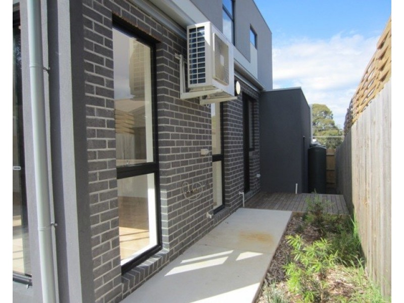 3/2 Oliver Street, Ringwood VIC 3134