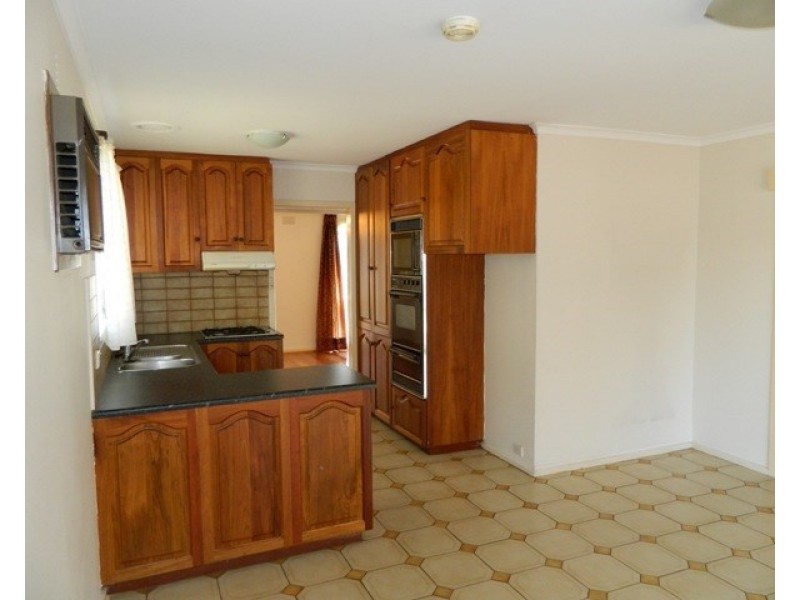 4 Holly Green Drive, Wheelers Hill VIC 3150