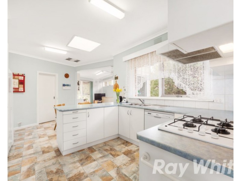 13 McGhee Avenue, Mitcham VIC 3132