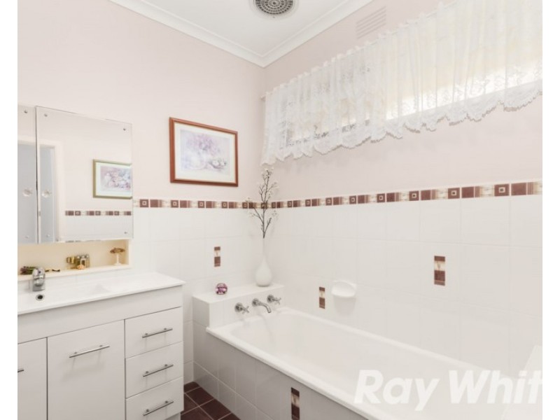 13 McGhee Avenue, Mitcham VIC 3132
