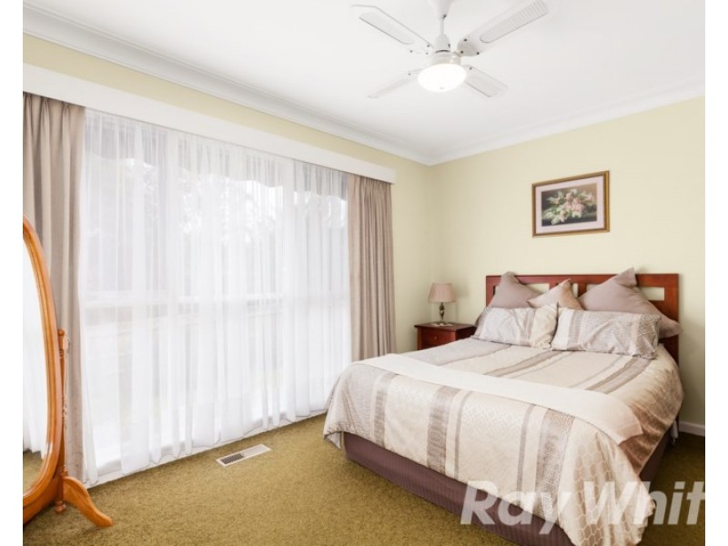 13 McGhee Avenue, Mitcham VIC 3132