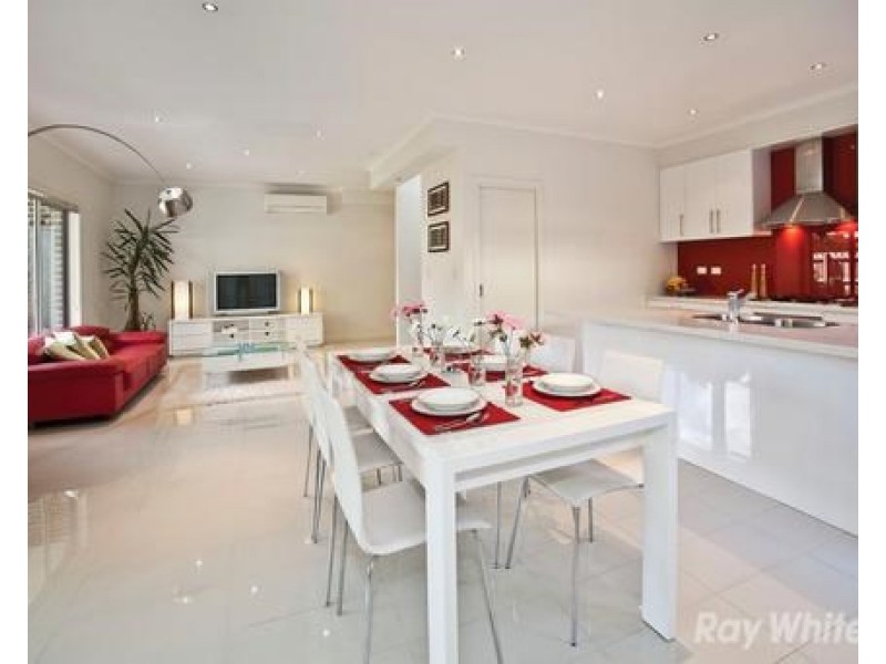 9B Fernhurst Drive, Glen Waverley VIC 3150