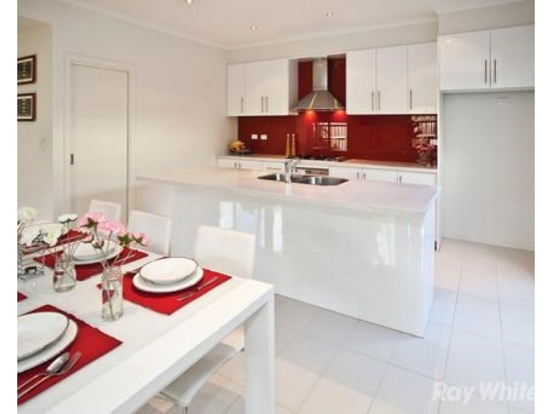 9B Fernhurst Drive, Glen Waverley VIC 3150