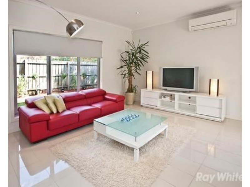 9B Fernhurst Drive, Glen Waverley VIC 3150