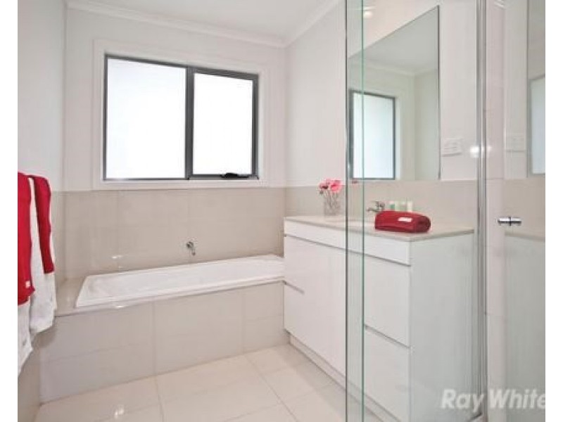 9B Fernhurst Drive, Glen Waverley VIC 3150