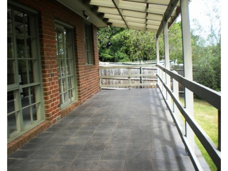 2/67 Middleborough Road, Burwood VIC 3125